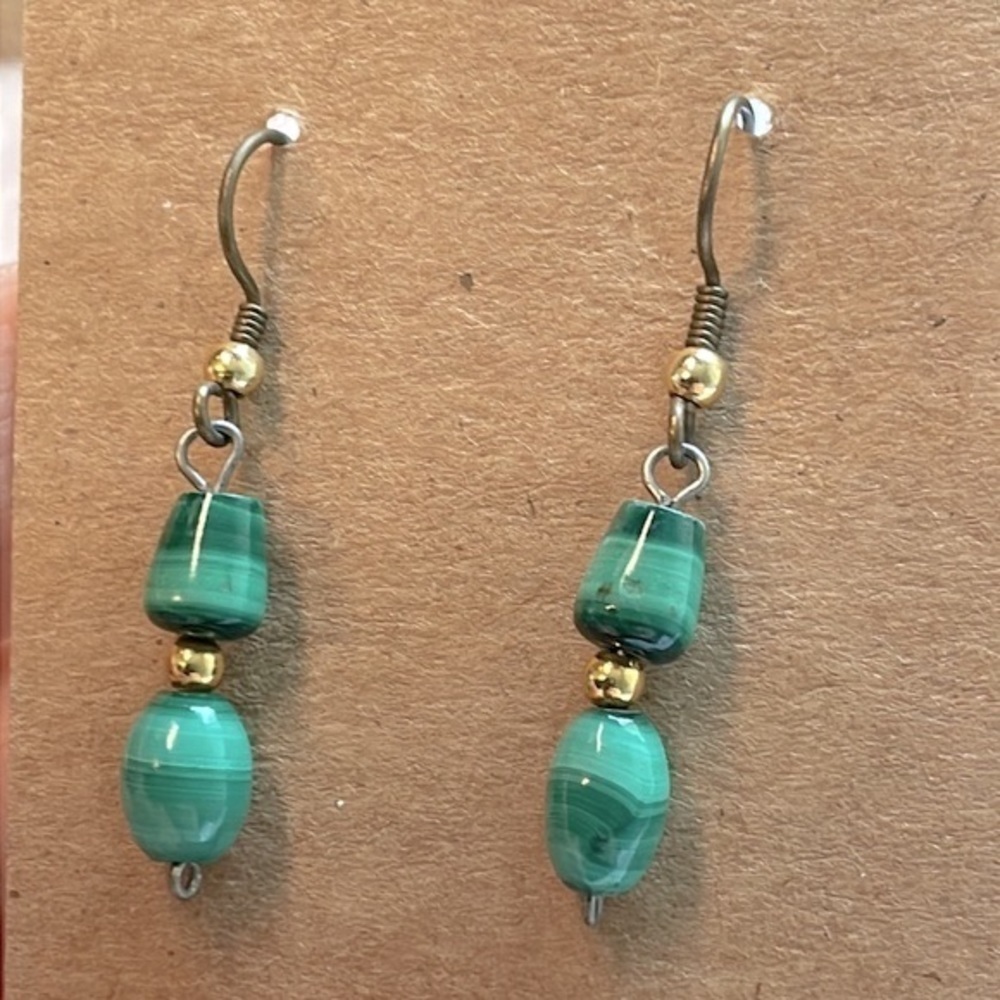 💐5/25 green art glass dangle drop earrings nice quality vintage